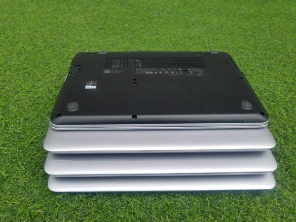 UK Used Hp EliteBook 820 G3 i7 6th gen 8gb ram 500gb ssd backlit keyboard Super fast and affordable