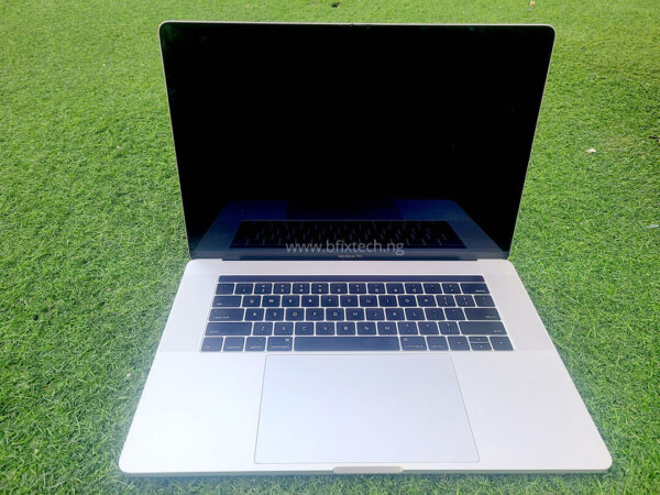 APPLE MACBOOK PRO 2017 USED LAPTOP UK