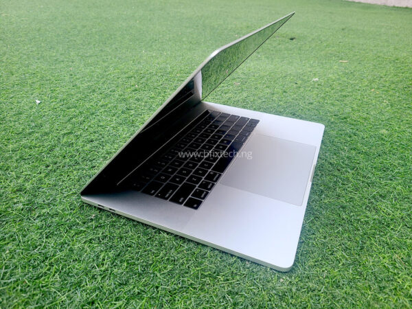 APPLE MACBOOK PRO 2017 USED LAPTOP UK