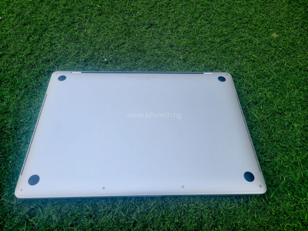 APPLE MACBOOK PRO 2017 USED LAPTOP UK