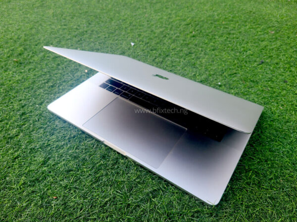 APPLE MACBOOK PRO 2017 USED LAPTOP UK